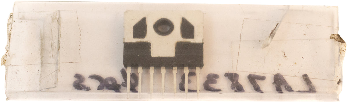 Vintage Semiconductor Integrated Circuit Part Number LA7833 – 1factoryradio