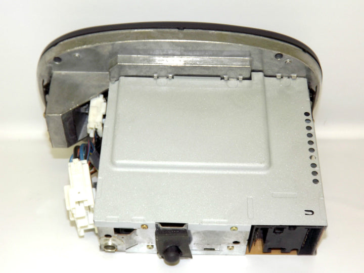 【ふわちゃん 】99-04マスタング　CCRM XR Ford Escort & Mercury Tracer 97-00 AM FM Radio w Aux 3.5 mm